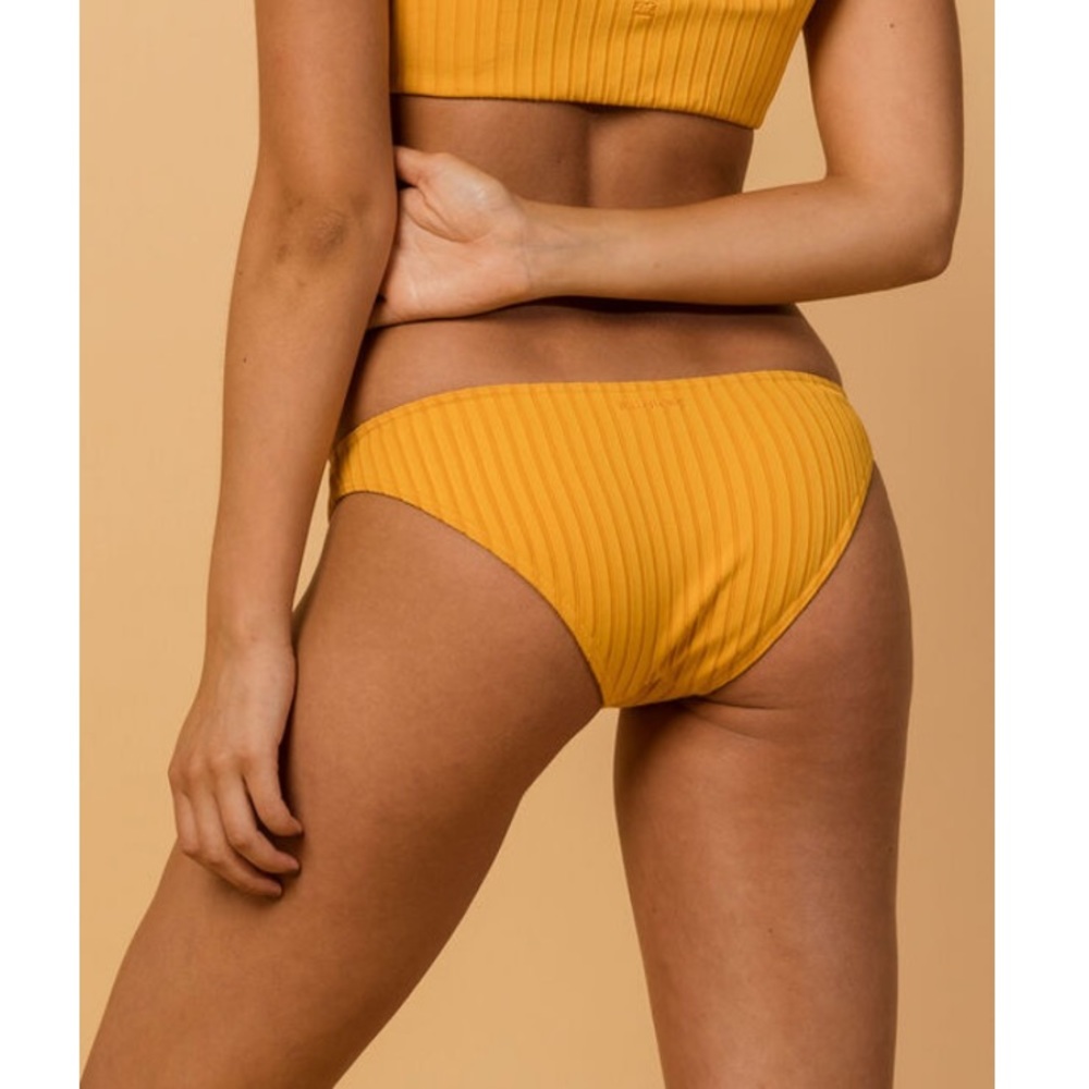 🔥🔥BILLABONG - RIBBED SQUARE NECK BIKINI SET🔥🔥 - Picture 4 of 8